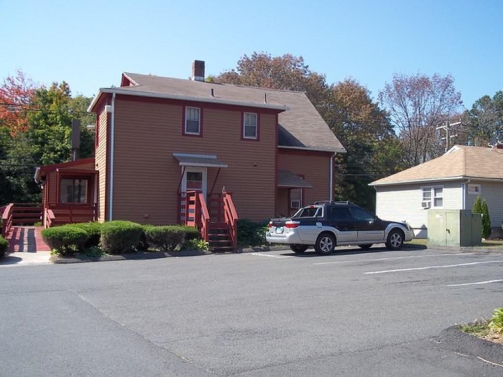 Naugatuck Motor Lodge Екстер'єр фото