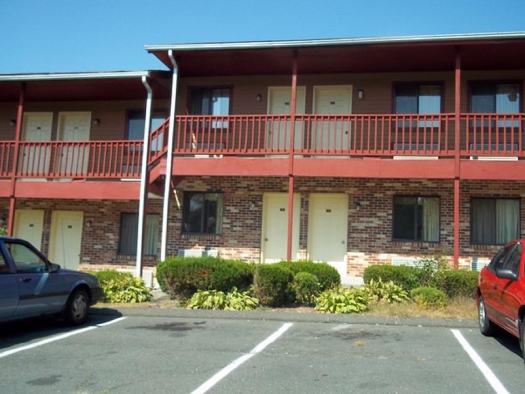 Naugatuck Motor Lodge Екстер'єр фото