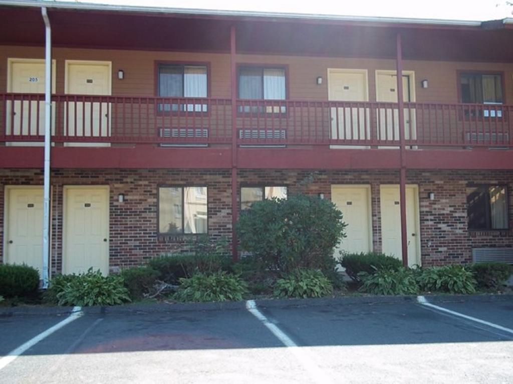 Naugatuck Motor Lodge Екстер'єр фото